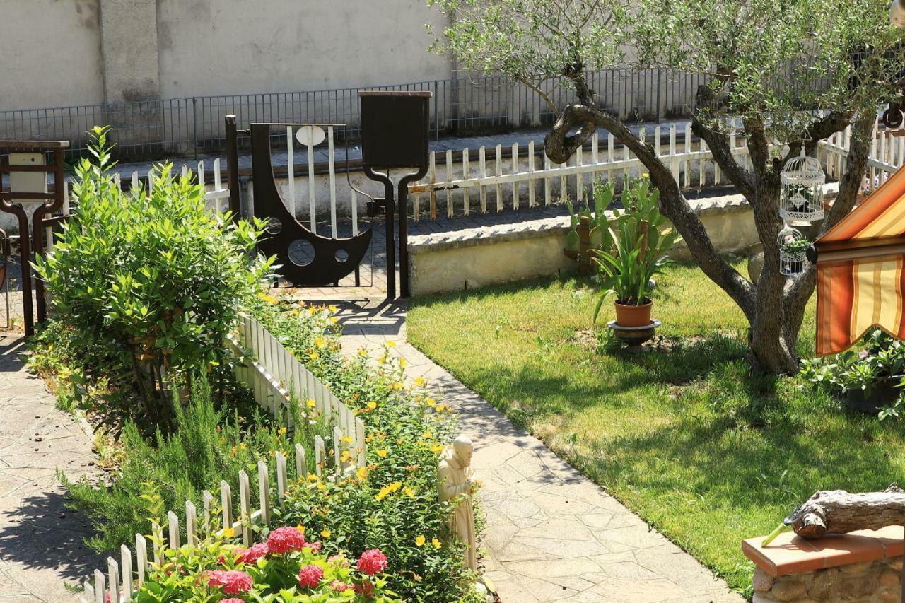 Residenza Franca Villa Valeggio sul Mincio Buitenkant foto